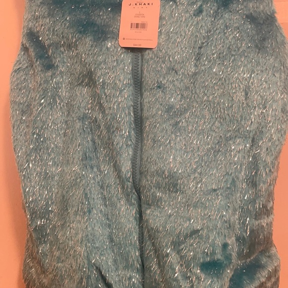 NWT VEST - Picture 1 of 3